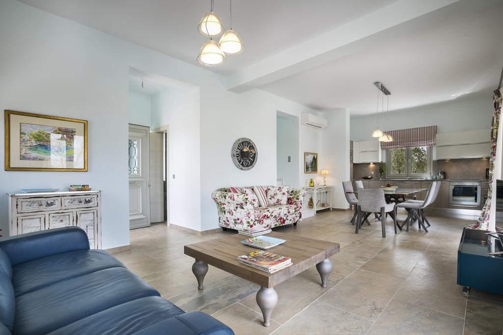 Afrodite Luxury Villa Svoronata Extérieur photo