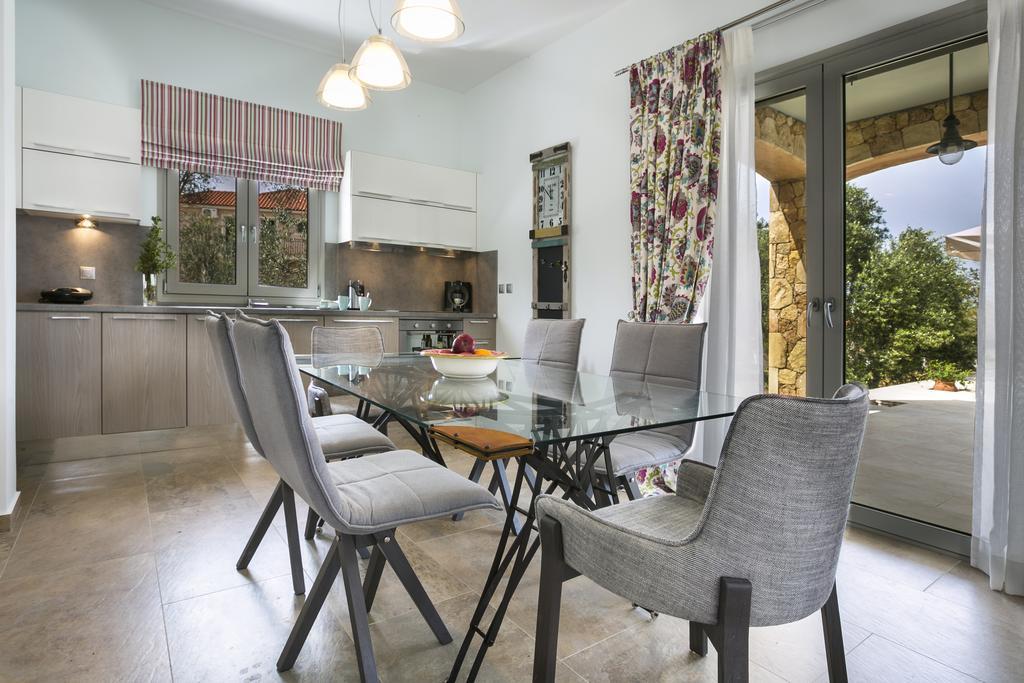 Afrodite Luxury Villa Svoronata Extérieur photo