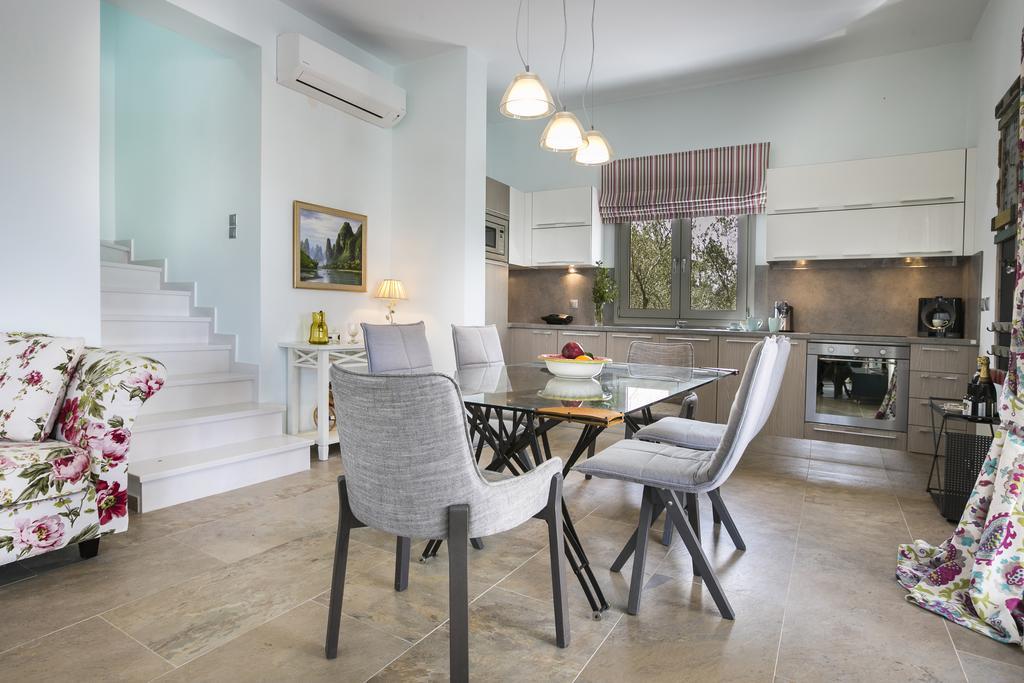 Afrodite Luxury Villa Svoronata Extérieur photo