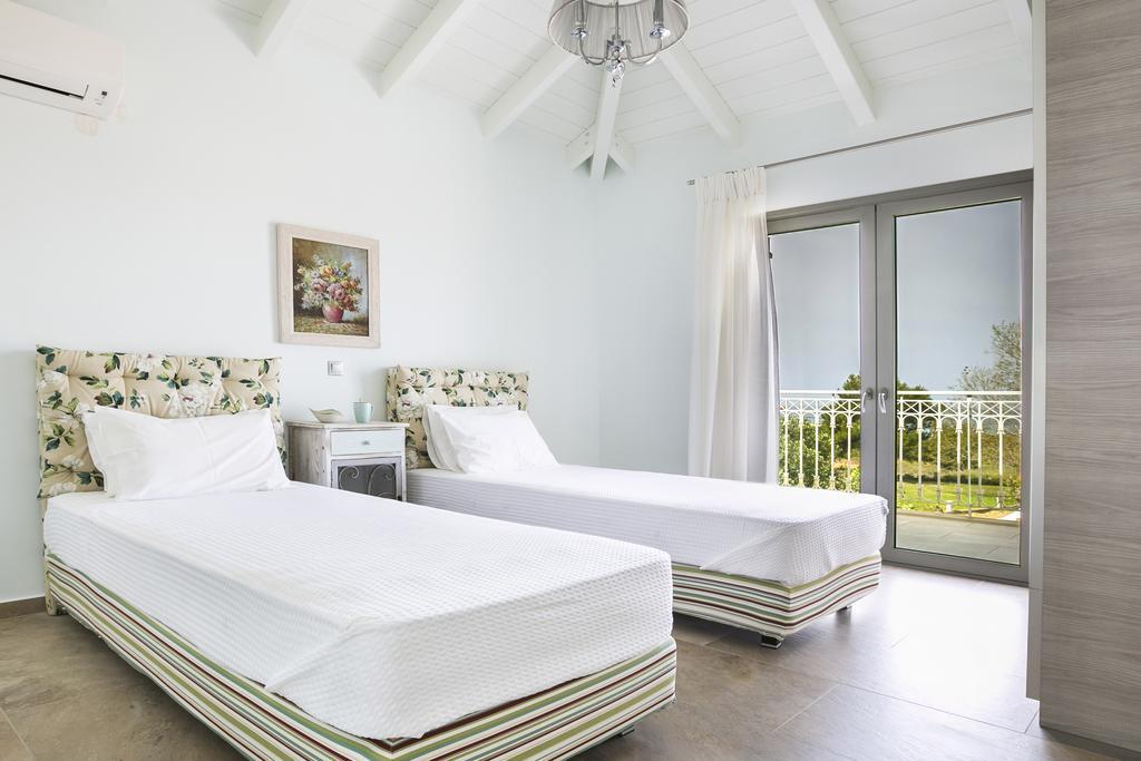 Afrodite Luxury Villa Svoronata Extérieur photo