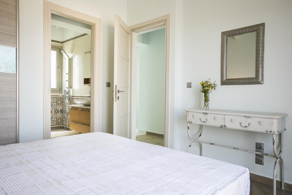 Afrodite Luxury Villa Svoronata Extérieur photo