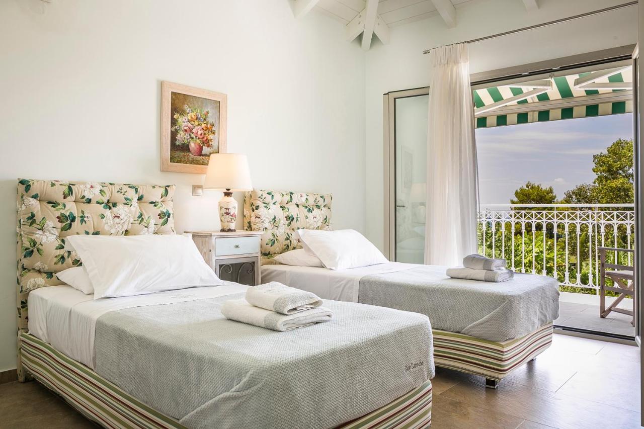 Afrodite Luxury Villa Svoronata Extérieur photo